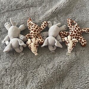 Philips Avent Baby Elephant Giraffe Pacifer Holder Plush Stuffed Animal